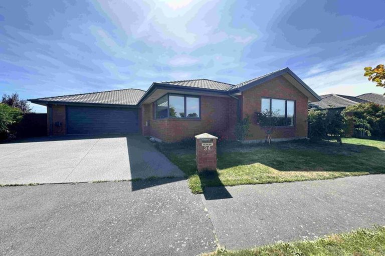 Photo of property in 34 Davaar Crescent, Broomfield, Christchurch, 8042