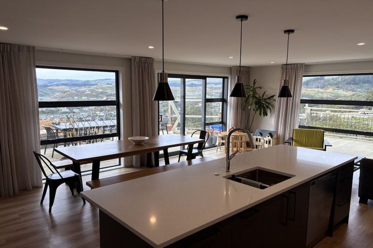 Photo of property in 14 Topsail Way, Whitby, Porirua, 5024