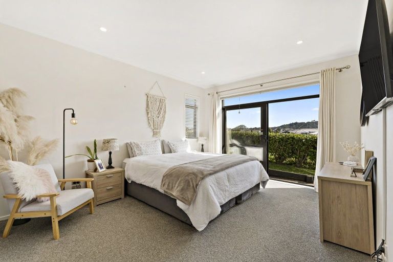 Photo of property in 8 Ara Kakara Avenue, Huapai, Kumeu, 0810