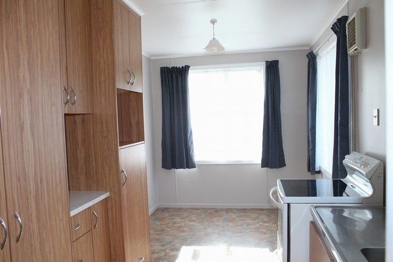 Photo of property in 143 Miranda Street, Stratford, 4332