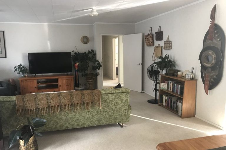 Photo of property in 2/41 Carnarvon Street, Gisborne, 4010