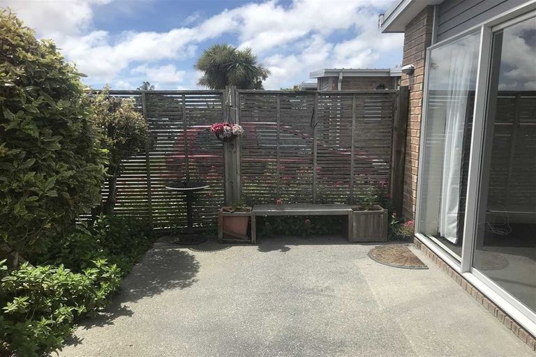 Photo of property in 55 Lyndon Street, Riccarton, Christchurch, 8041