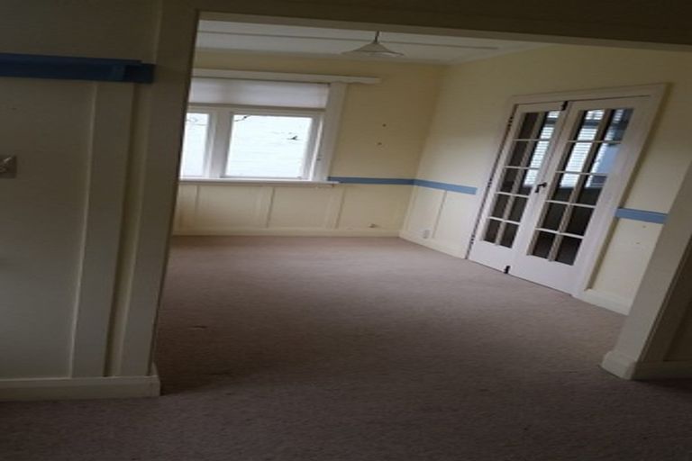 Photo of property in 62 Creswick Terrace, Northland, Wellington, 6012