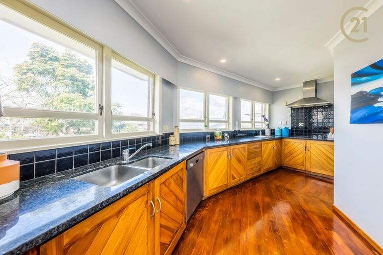 Photo of property in 3 Halberg Street, Papakura, 2110