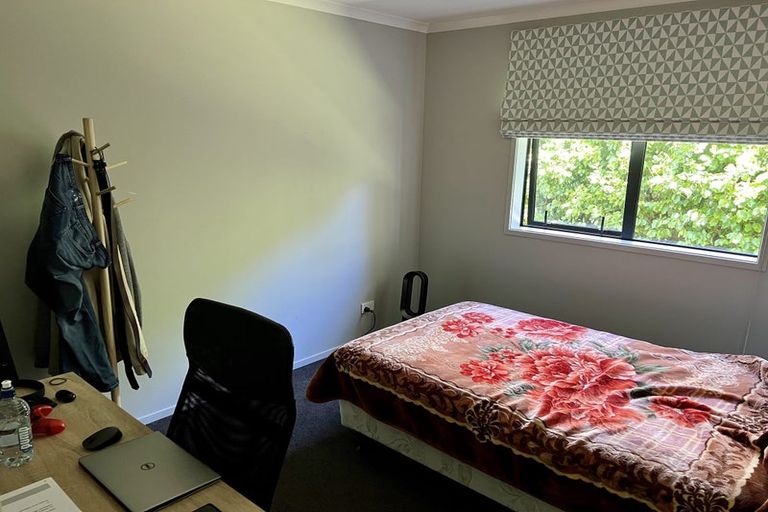 Photo of property in 31 Mooring Close, Whitby, Porirua, 5024