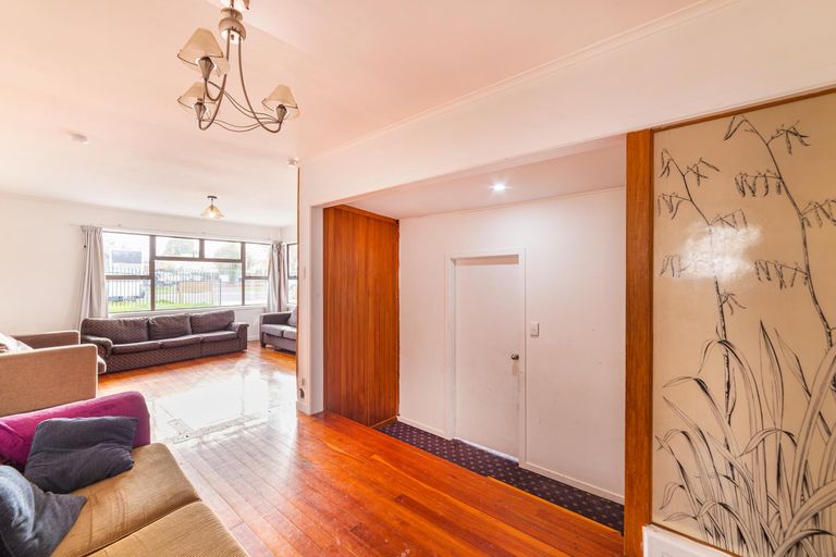 Photo of property in 14 Evans Road, Weymouth, Auckland, 2103