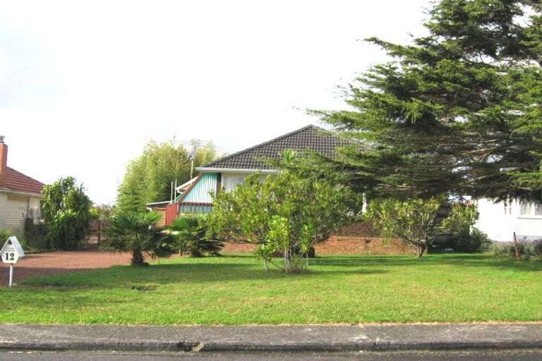 Photo of property in 12 Mackenzie Street, Te Atatu South, Auckland, 0610