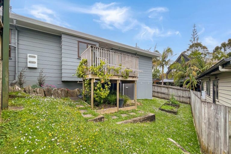 Photo of property in 7 Angeline Place, Massey, Auckland, 0614