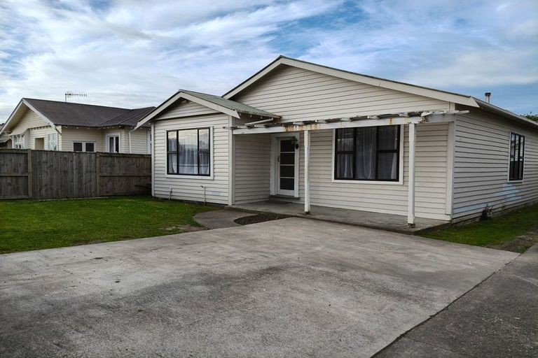Photo of property in 49 Burns Avenue, Takaro, Palmerston North, 4412