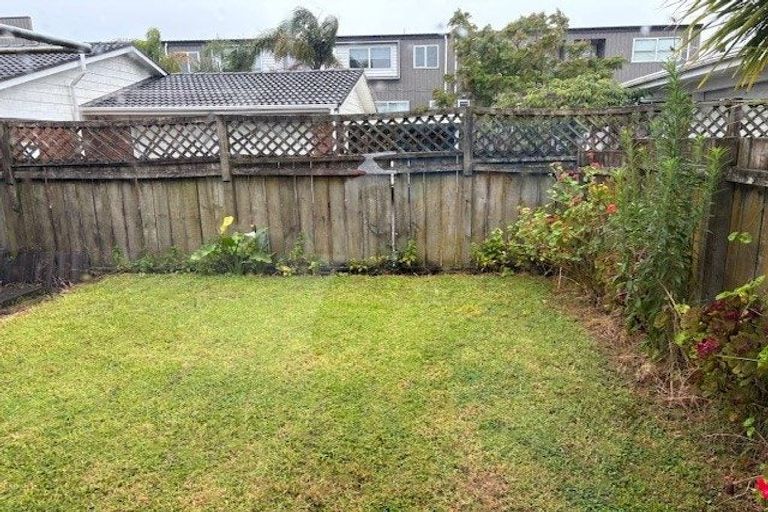 Photo of property in 2/8 Jutland Road, Hauraki, Auckland, 0622