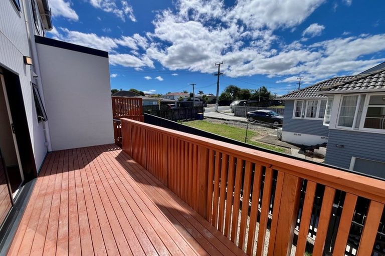 Photo of property in 41a Kelwyn Road, Kelston, Auckland, 0602