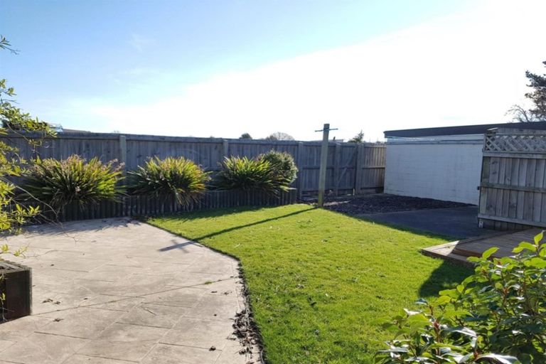 Photo of property in 2/31 Lamorna Road, Parklands, Christchurch, 8083