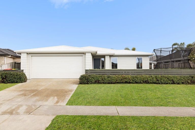 Photo of property in 2 Raiha Street, Papamoa Beach, Papamoa, 3118
