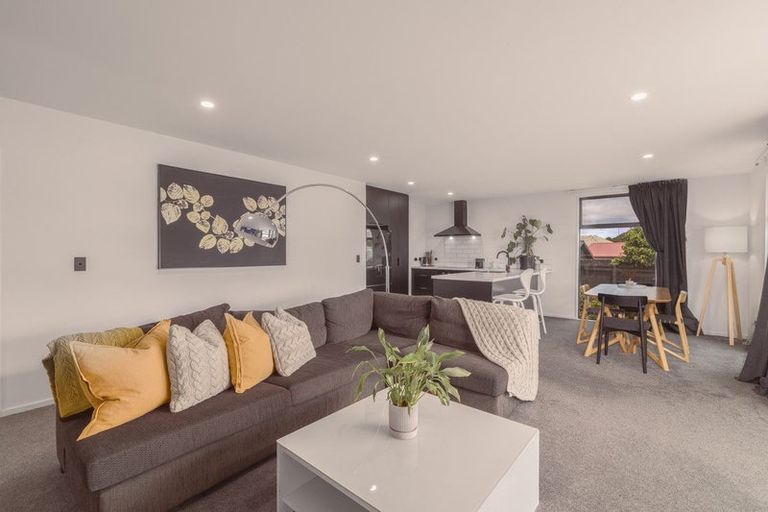 Photo of property in 299a Wainoni Road, Avondale, Christchurch, 8061