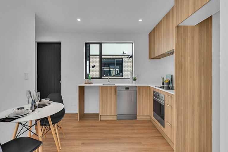 Photo of property in 2/116 Aldwins Road, Phillipstown, Christchurch, 8062