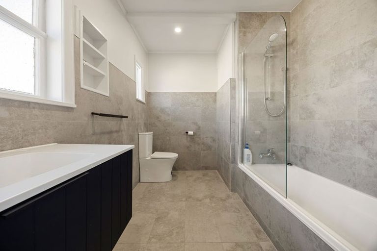 Photo of property in 4 Mount View Road, Melville, Hamilton, 3206