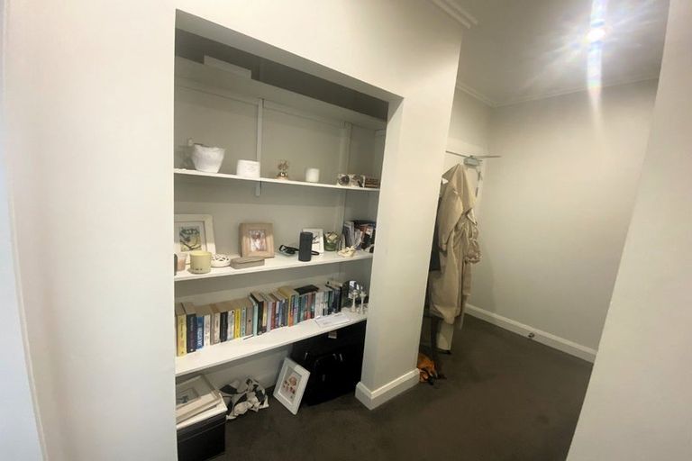 Photo of property in Fountain Court, 9/48 Oriental Parade, Oriental Bay, Wellington, 6011