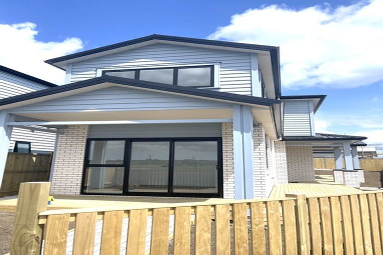 Photo of property in 46 Auranga Drive, Karaka, 2113