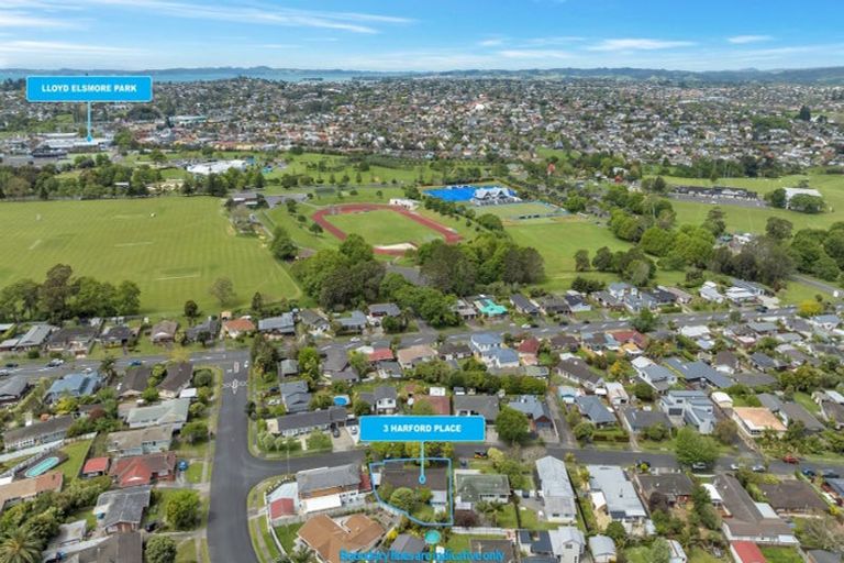 Photo of property in 17 Huringa Road, Karaka, 2113