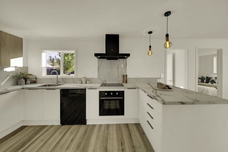 Photo of property in 15 Roberts Road, Hei Hei, Christchurch, 8042