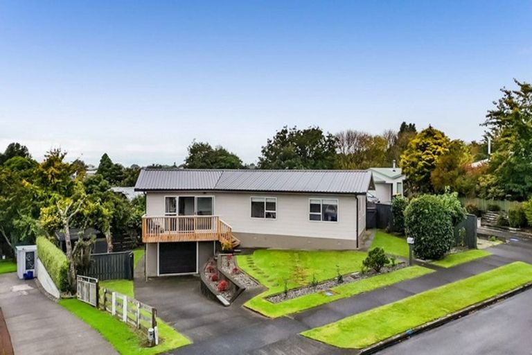 Photo of property in 14 Acacia Place, Bell Block, New Plymouth, 4312