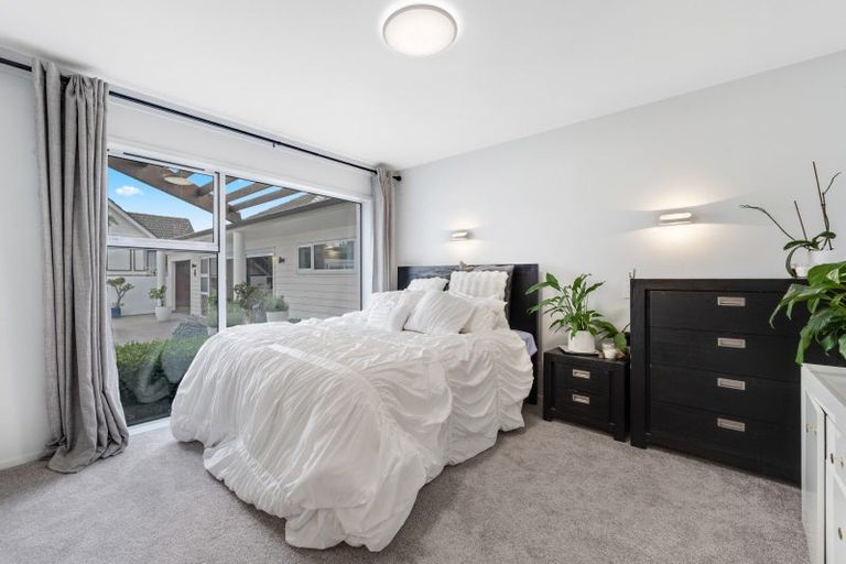 Photo of property in 1/121 Pah Road, Cockle Bay, Auckland, 2014