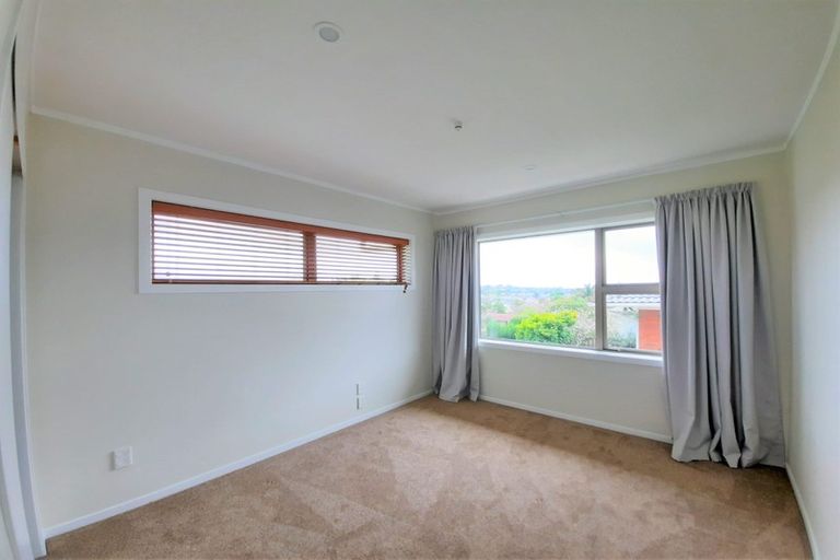 Photo of property in 7 Leewood Place, Pakuranga Heights, Auckland, 2010