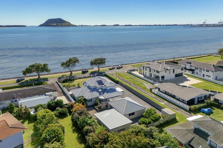Photo of property in 19 Beach Road, Otumoetai, Tauranga, 3110