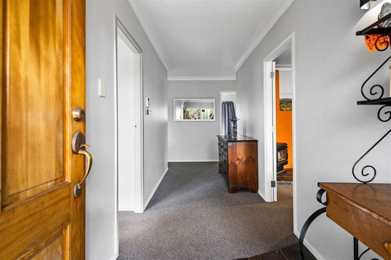Photo of property in 4 Towra Place, Botany Downs, Auckland, 2010
