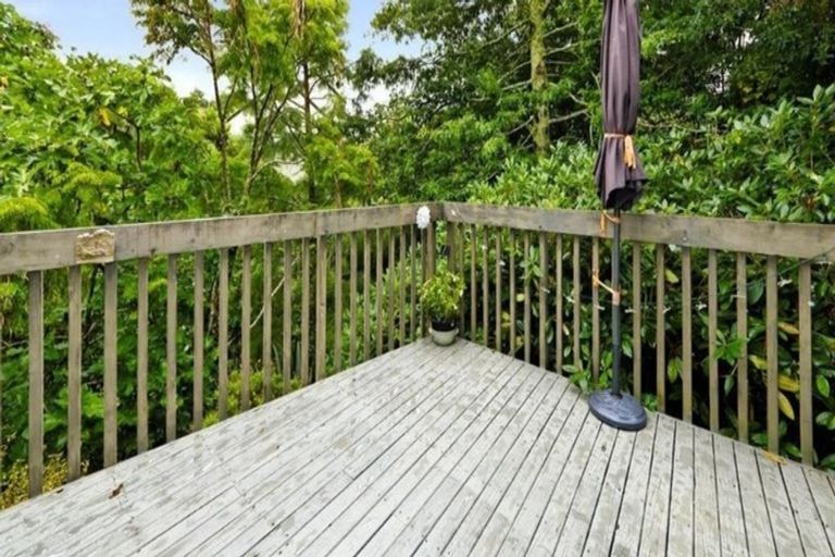 Photo of property in 35 Chamari Close, Titirangi, Auckland, 0604