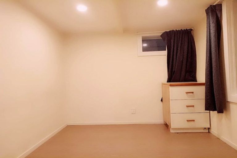 Photo of property in 288 East Coast Road, Forrest Hill, Auckland, 0620