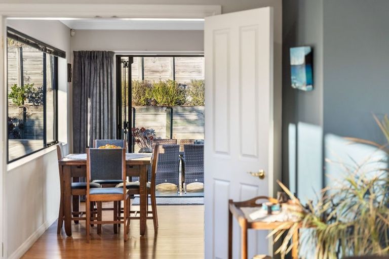 Photo of property in 14 Nugget Grove, Raumati Beach, Paraparaumu, 5032