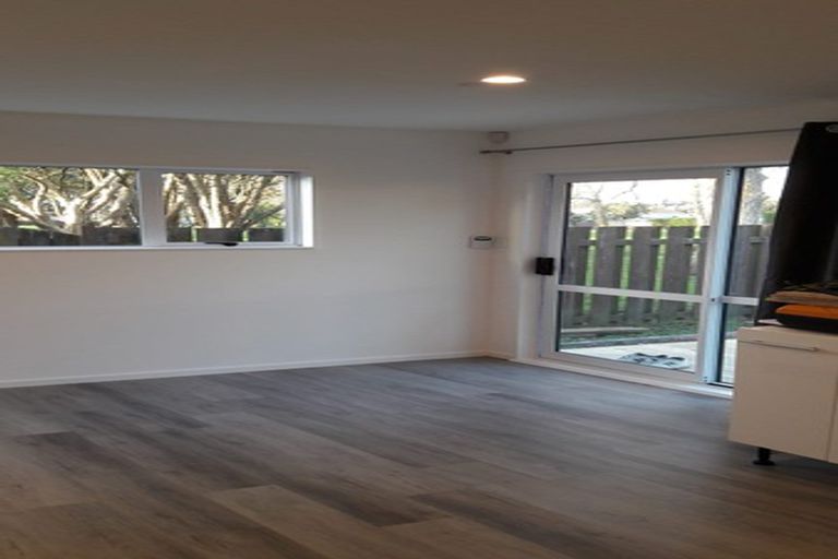 Photo of property in 31 Muir Avenue, Mangere Bridge, Auckland, 2022