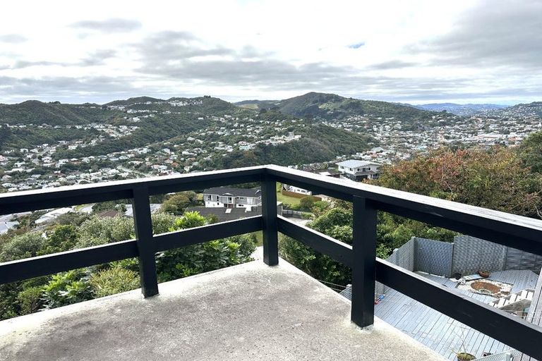 Photo of property in 5a Becker Way, Karori, Wellington, 6012