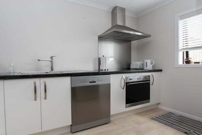 Photo of property in 28u2 Mahoe Street, Melville, Hamilton, 3206