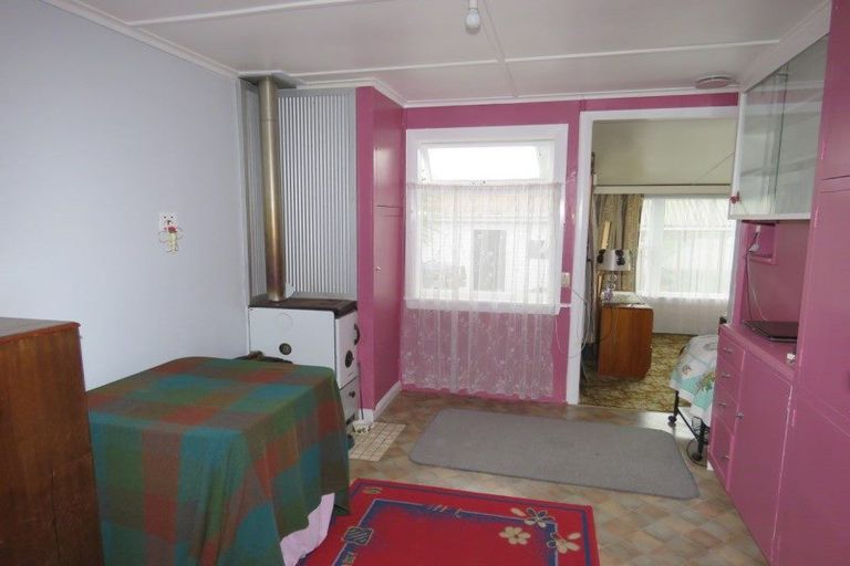 Photo of property in 153 Derby Street, Westport, 7825