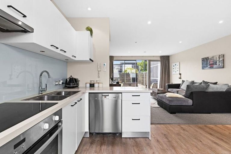Photo of property in The Terraces, 29/9 Humber Street, Pandora, Napier, 4110