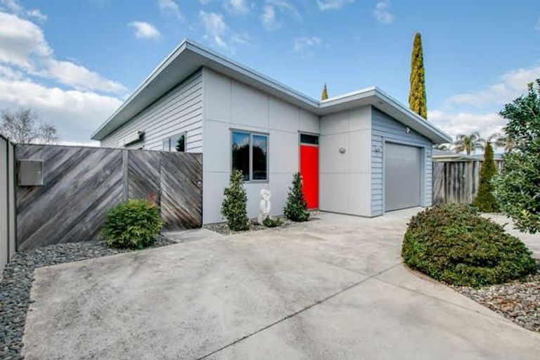 Photo of property in 37 Pembroke Street, Taradale, Napier, 4112