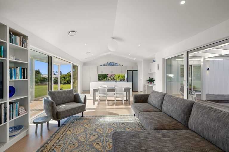 Photo of property in 130 Cross Road, Lepperton, New Plymouth, 4373