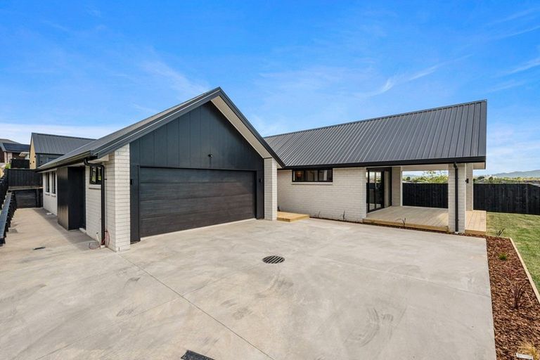 Photo of property in 12 Bosun Place, Te Atatu Peninsula, Auckland, 0610