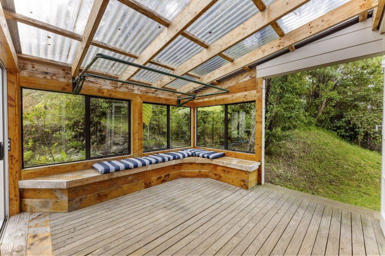 Photo of property in 25 Kiriwai Road, Paremata, Porirua, 5024