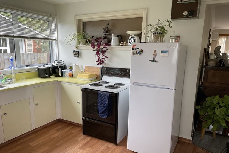 Photo of property in 2/23 Donald Place, St Albans, Christchurch, 8014