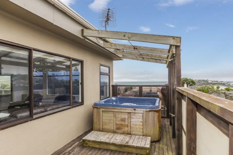 Photo of property in 37 Tireti Road, Titahi Bay, Porirua, 5022