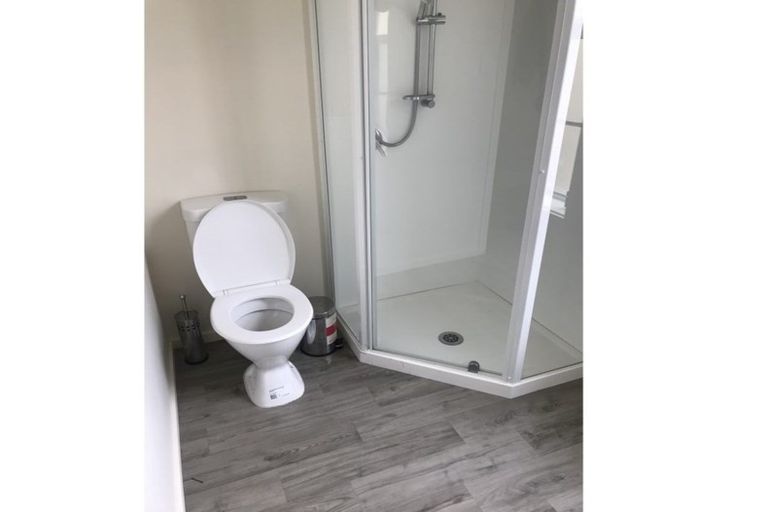 Photo of property in 5 Queen Street, Brighton, Dunedin, 9035