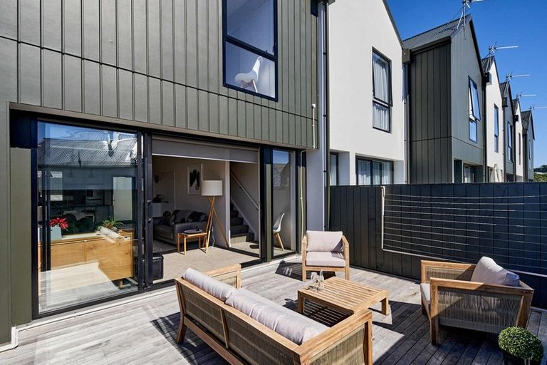 Photo of property in 15/6u Oswald Crescent, Paparangi, Wellington, 6037