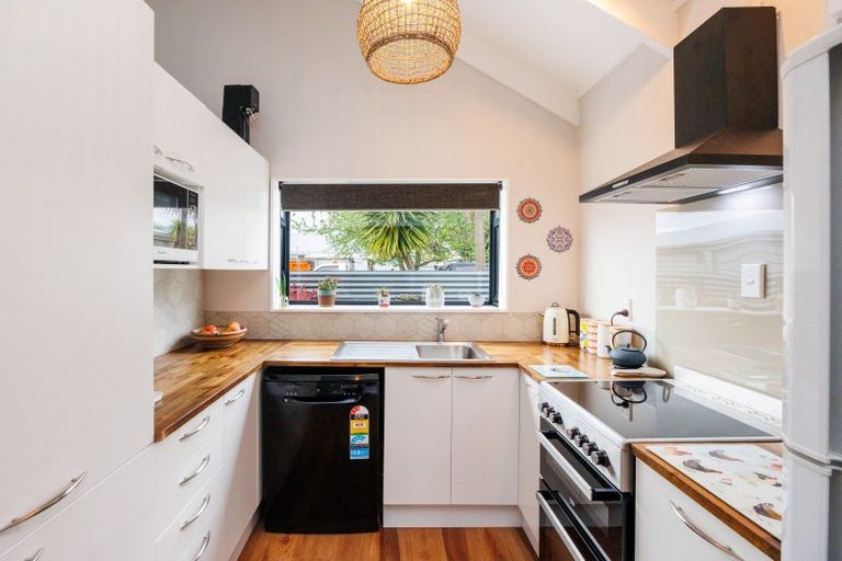 Photo of property in 2a Rutland Place, Milson, Palmerston North, 4414