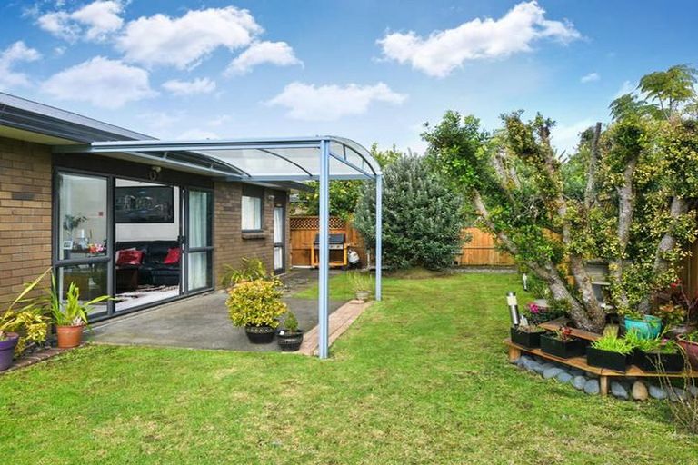 Photo of property in 25 Robertson Road, Favona, Auckland, 2024