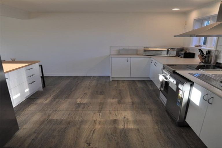 Photo of property in 70 Peer Street, Upper Riccarton, Christchurch, 8041