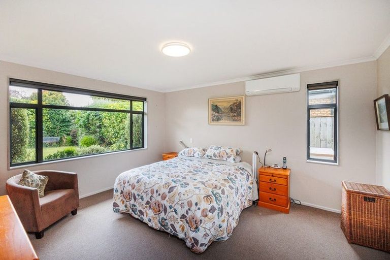 Photo of property in 78 Geneva Terrace, Kelvin Grove, Palmerston North, 4414