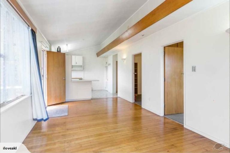 Photo of property in 2/111 Eskdale Road, Birkdale, Auckland, 0626